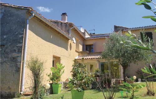 Three-bedroom Holiday Home In Puygiron
