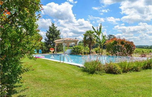 Stunning Home In St. Quentin de Caplong W/ 2 Bedrooms