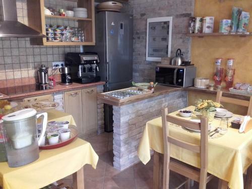 Hostal La Via Del Volano