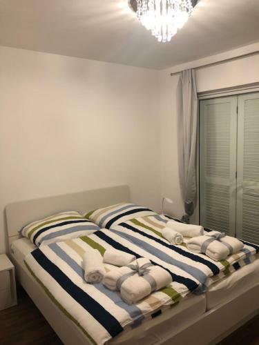 Apartment Three Lions