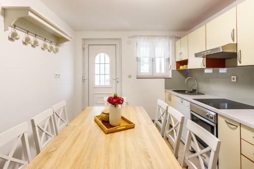 Casa Di Oliva-villa With Private Pool In Nature, Dalmatia