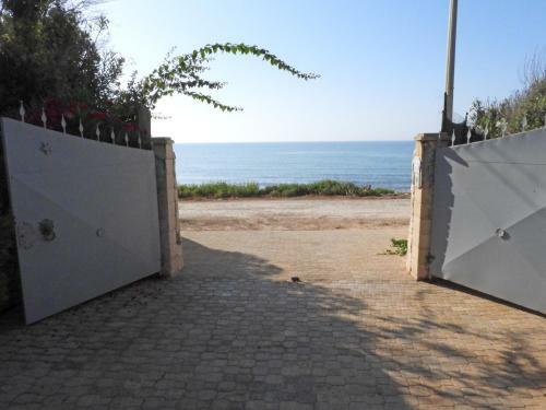 Maganuco Beach Bungalow