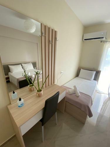 Elizabeth Apartments Himare