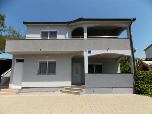 Apartment Vir