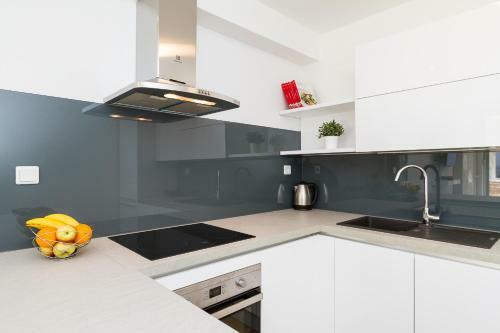 Modern Mediterranean Apartment