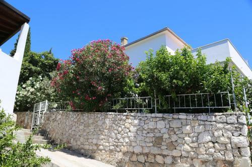 House Erin, Hvar