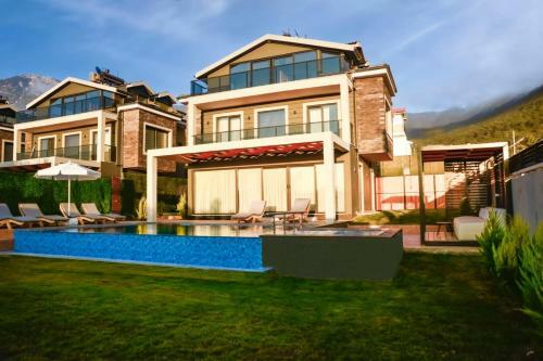 Luxury Life Villas
