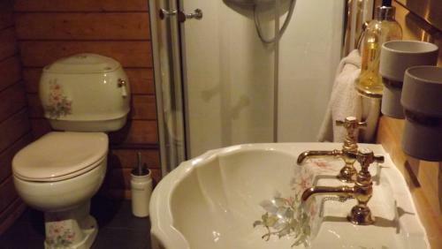 Bed & Breakfast Luxury Log Cabin With Views Of The Devon Countryside