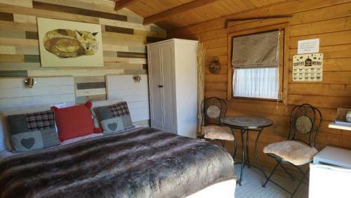Bed & Breakfast Luxury Log Cabin With Views Of The Devon Countryside