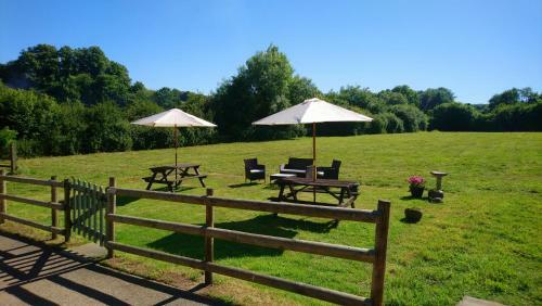 Bed & Breakfast Luxury Log Cabin With Views Of The Devon Countryside