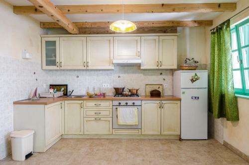House Ulika - Freshly Renovated, Unique Rural Style