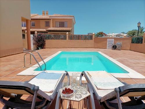 Wonderful Villa With Pool 150 Mt From The Sea