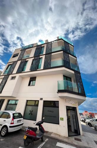 A Brand New Apartment 60m From The Ocean :)