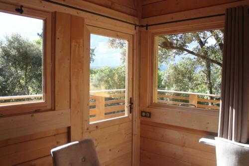 Hotel Les Cabanes Dans Les Bois