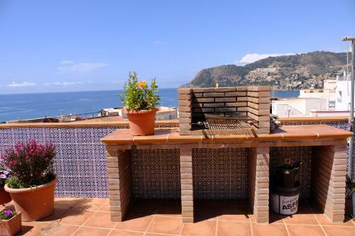 Village Casa With Sweeping Views In La Herradura