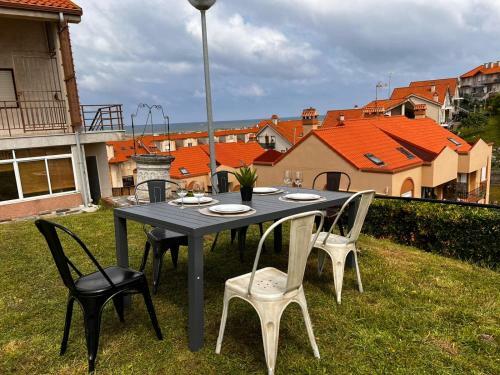 Apartamento Casa Con Jardin A 2 Min Playa, Garaje Privado