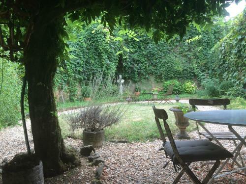 Bed & Breakfast Villa Marguerite Chambres Et Table D Hotes de Charme