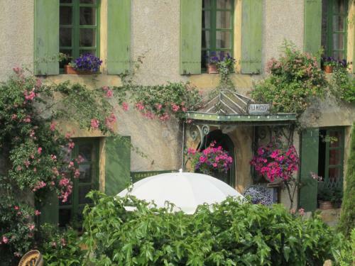 Bed & Breakfast Villa Marguerite Chambres Et Table D Hotes de Charme