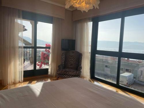 Impresionante Chalet En Segunda L�nea de Playa