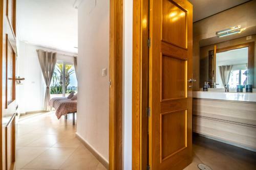 Stylish One Bed Apartment With Nice Golf Course Views Hole 18 - Ao923lt