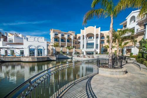 Stylish One Bed Apartment With Nice Golf Course Views Hole 18 - Ao923lt