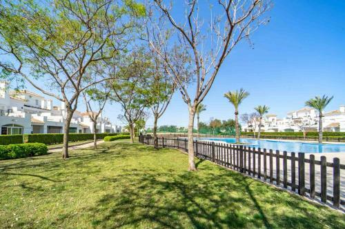 Stylish One Bed Apartment With Nice Golf Course Views Hole 18 - Ao923lt