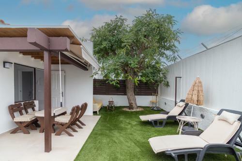 Flatguest - Manoly Da Costa