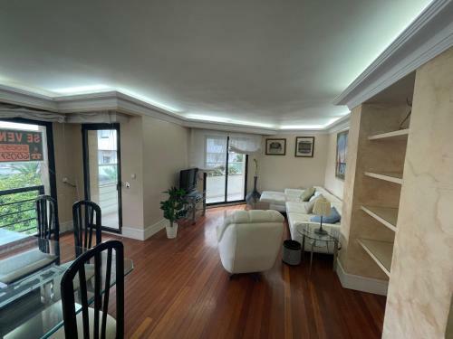 Apartamento Duplex Con Piscina Y Garaje Cerca de La Playa