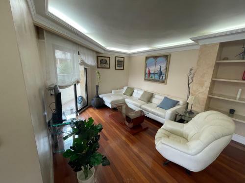 Apartamento Duplex Con Piscina Y Garaje Cerca de La Playa