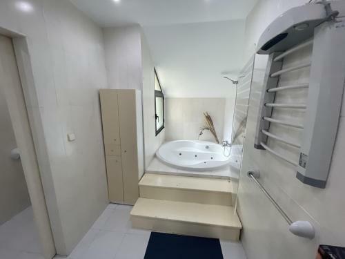 Apartamento Duplex Con Piscina Y Garaje Cerca de La Playa