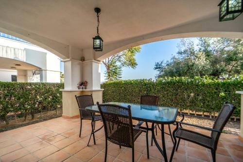Quaint 2 Bedrooms 2 Bathrooms Town House - La40lt
