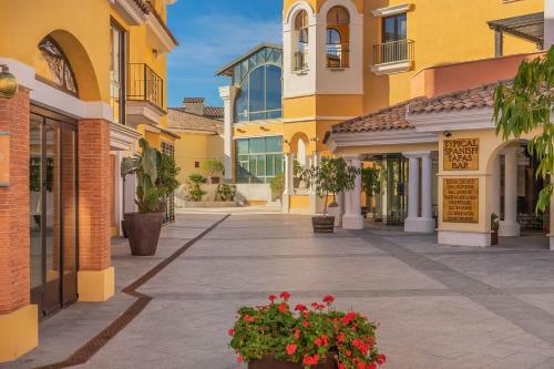 2 Bedroom Apartment With Stunning Views Central Location - An1221lt