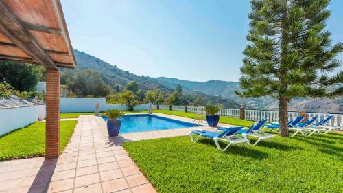 Casa Rural Cortijo Picuales Torrox By Ruralidays