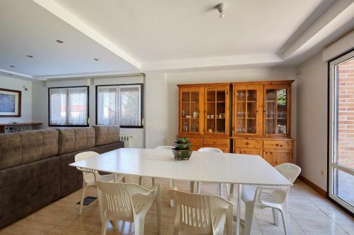 Tuapartamento - Casa En Pantano De Yesa