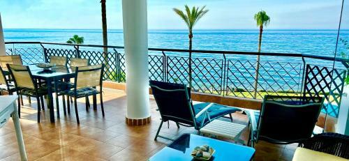 171 - Mi Capricho Beachfront Apartment In The Costa Del Sol