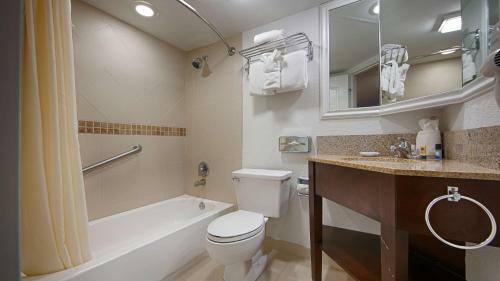 Best Western Plus Windsor Gardens Hotel & Suites/conference Center