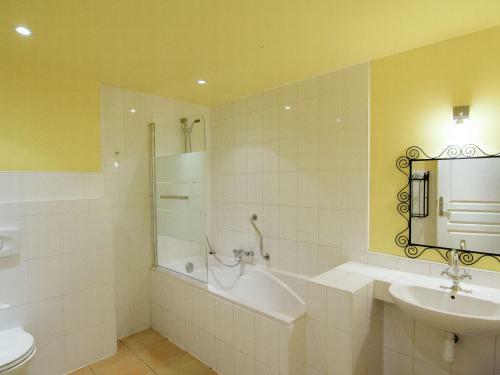 Holiday Home Le Manoir Saint Leonard De Noblat