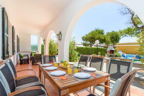 Villa Tres Arcos By Villa Plus