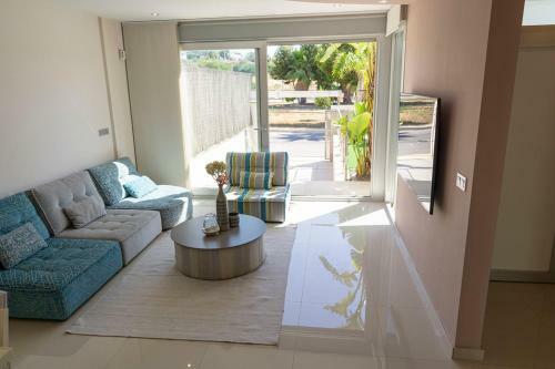 Stunning New Build 3 Bed Villa With Private Pool