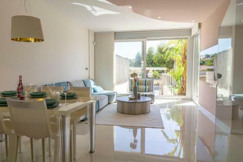 Stunning New Build 3 Bed Villa With Private Pool