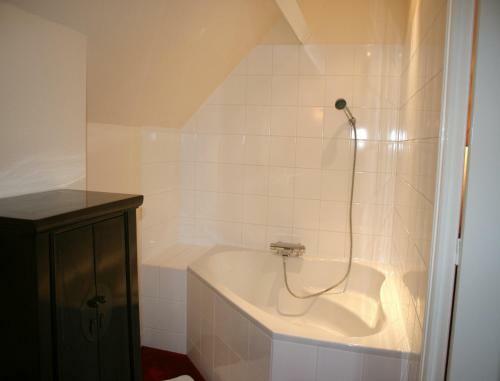 Hostal La Tour Des Plantes