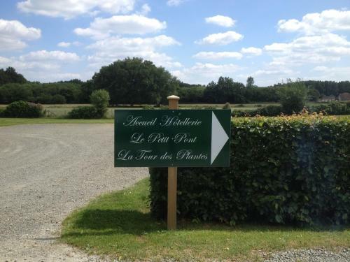 Hostal La Tour Des Plantes
