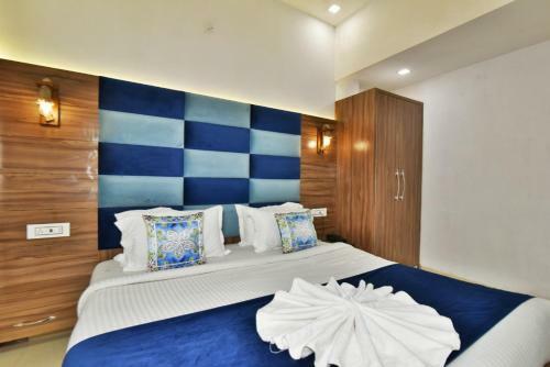 Hotel Sallow International