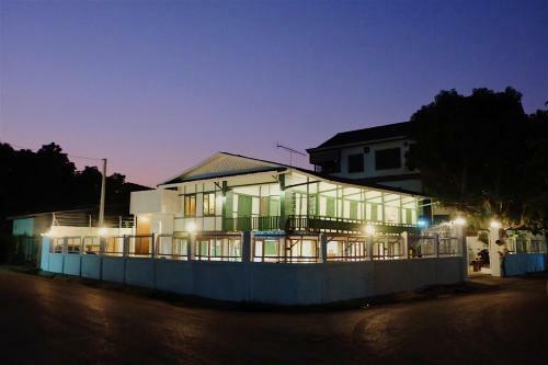 Barn Laos Hostel