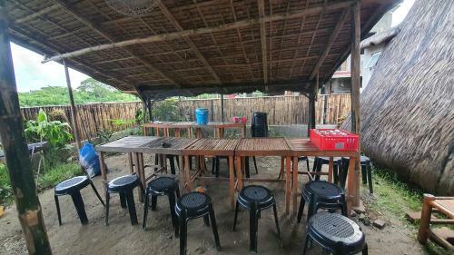 Hostal Calatagan's Bahay Kubo