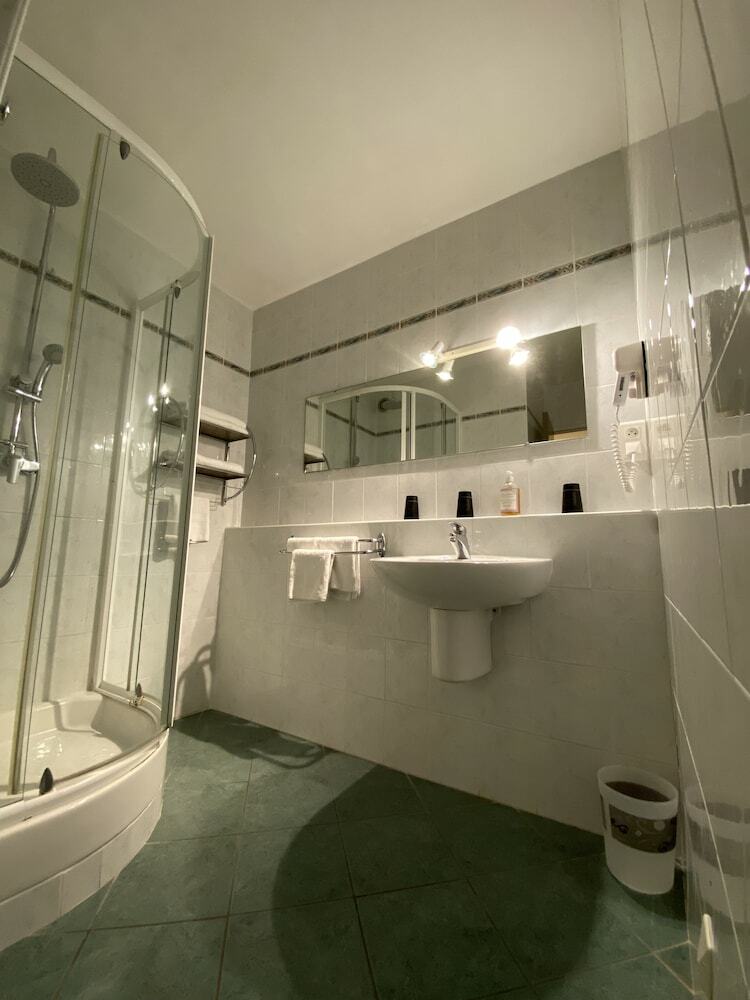 Inter-hotel M�di�val