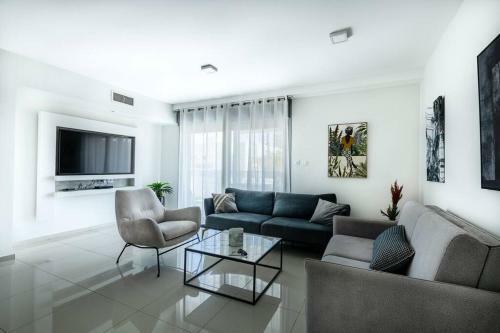 Apartamento Pool Side Luxury Suite At Royal Park-new Listing