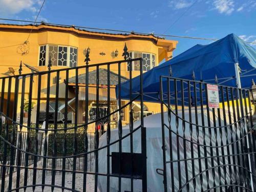 Cheerful 3-bedroom Single Family Home