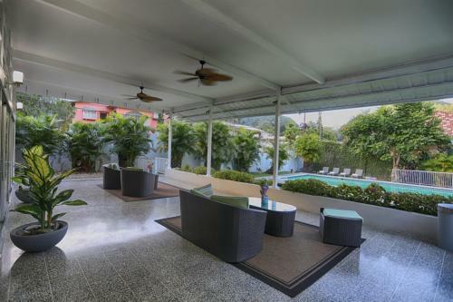 The Hibiscus House