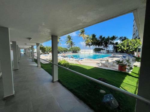 Apartamento Kasa Blue Ocean - 2 Bed 2 Bath For 4 Ocean View Balcony Beachfront Condo Pool